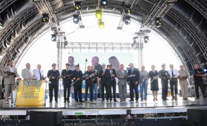 Susisiekimo ministras R. Sinkevičius apdovanojo nusipelniusius jūrininkus